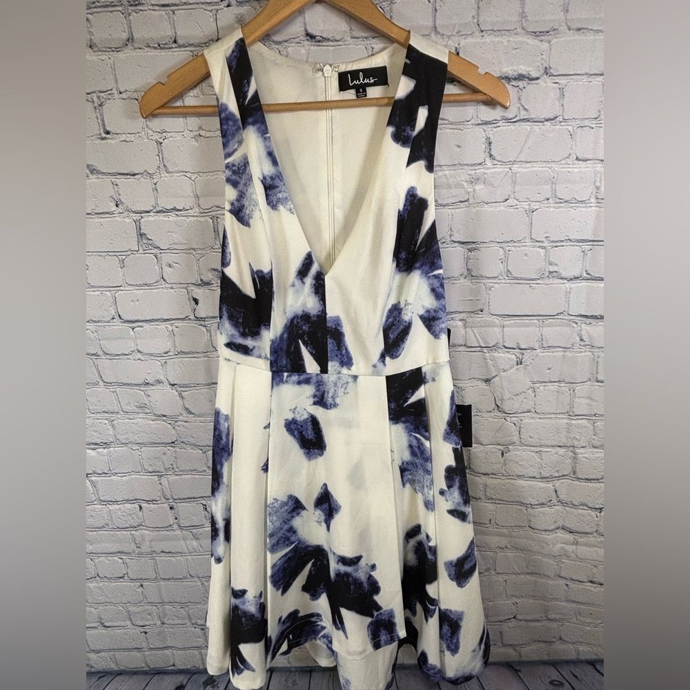 NWT Lulus Seeing Chic Blue and Ivory Print Skater Formal Wedding Dress Size S